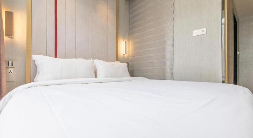 Lavande Railway Station Branch Hotel 2*